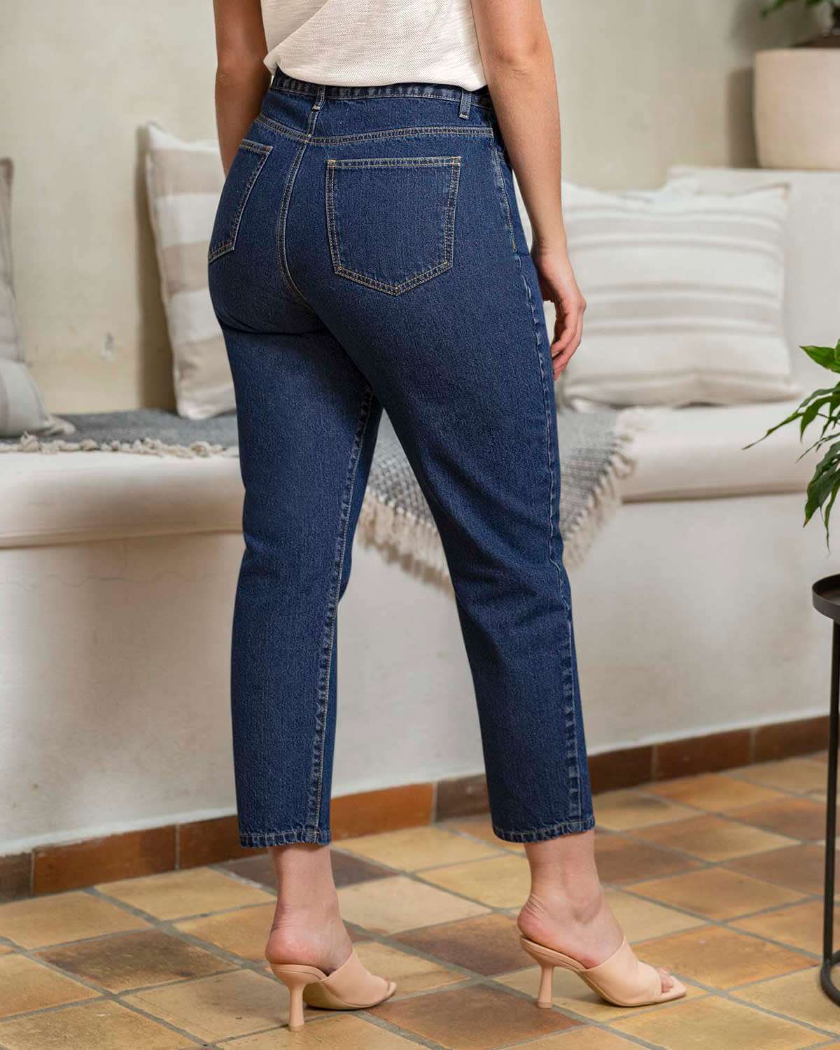 JEAN TIPO MOM FIT